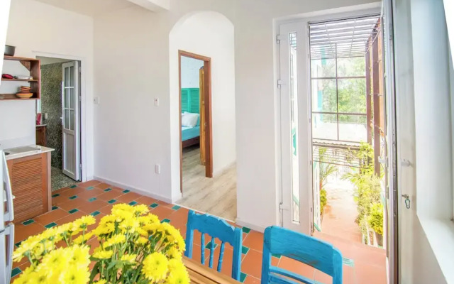 Sunnybeautiful 2-bdr apartment An Bang