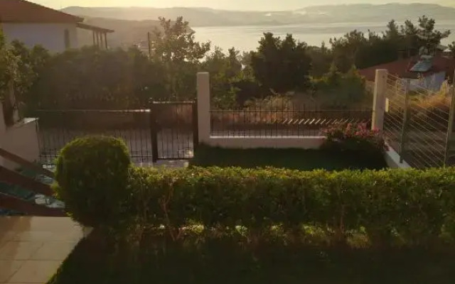 Afrodites sea view house