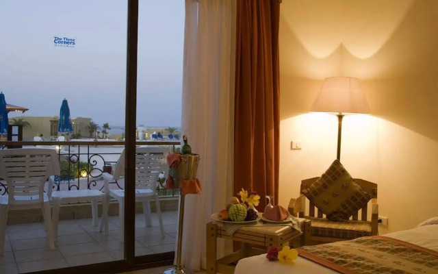 Three Corners Fayrouz Plaza Beach Resort