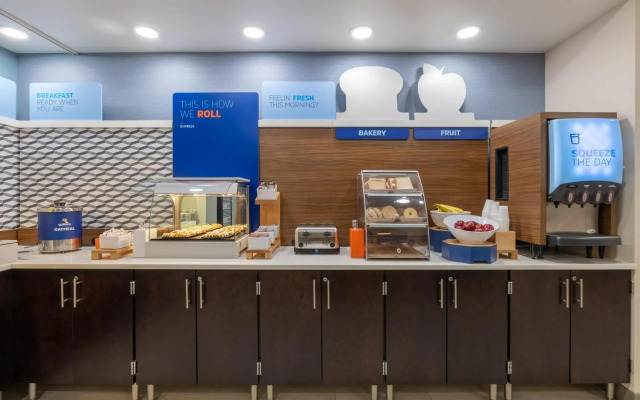 Holiday Inn Express Rochester South - Mayo Area by IHG