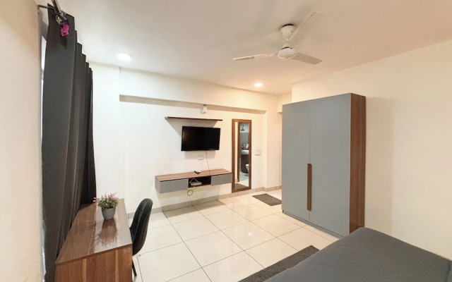 Housr 1 RK Apartment Sec 28 Gurgaon Mega