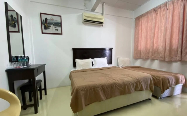 Capital O 91094 Hotel & Chalet Sportfishing – Guest Rooms – Teluk Bahang