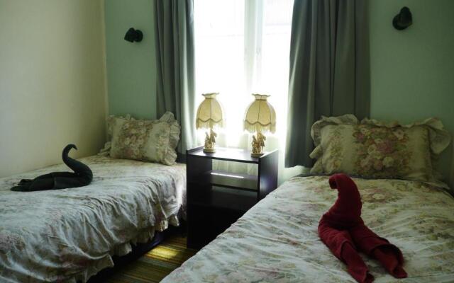 Atlantis Backpackers & Motels