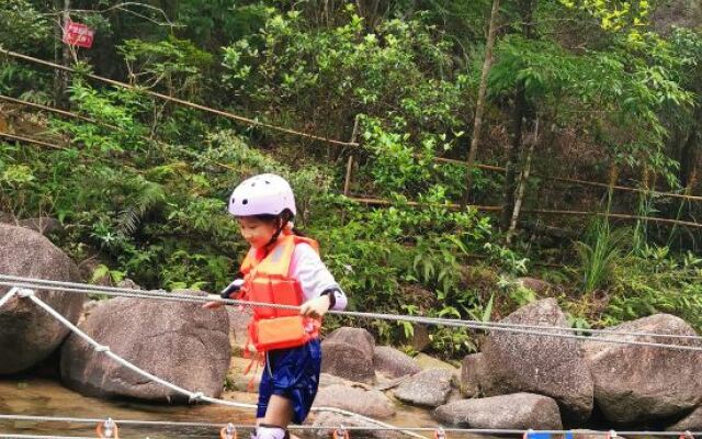 Guangzhou Jinxiu Xiangjiang Hot Spring City