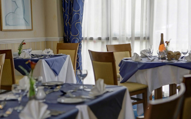Tiverton Hotel Lounge & Venue