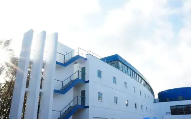 Dadu Fuji Resort Hot Spring