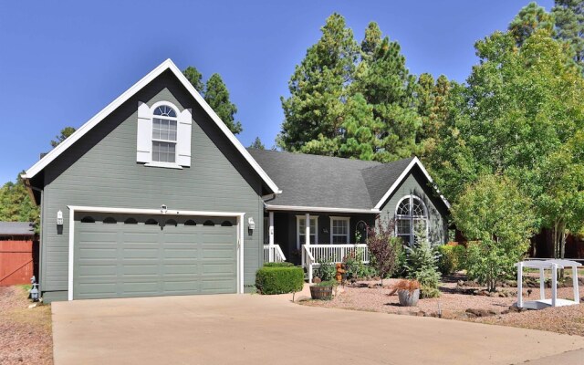 Near Trails, Lakes & Golf: Pinetop Home w/ Deck