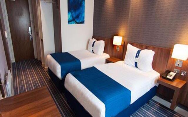 Holiday Inn Express Liverpool Hoylake