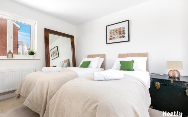 Elephant Court - Comfortable, spacious house with parking