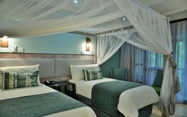 Cresta Mowana Safari Resort & Spa