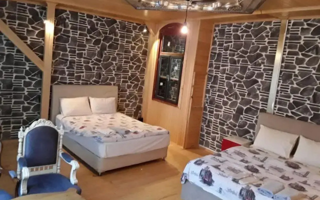 Taksimparis Apartments