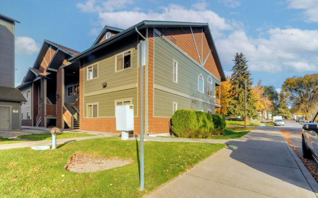 Walk Downtown: Modern 'coeur D'alene Getaway'