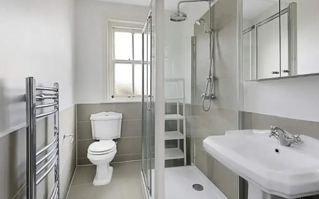 Beautiful Abode In Fulham Broadway