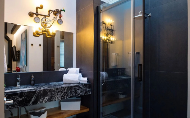 48 King West Boutique Hotel