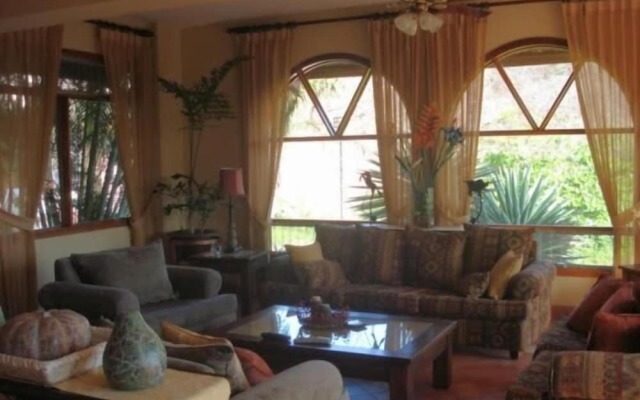 Villa Paradiso up to 14 People