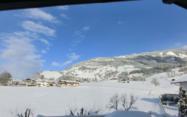 Sunlit Apartment near Ski Area in Walchen
