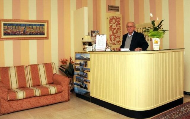 Hotel Abas