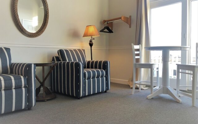 Knapps Narrows Marina & Inn