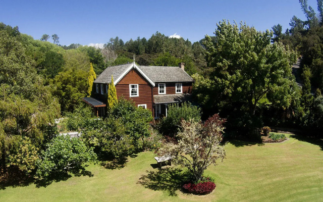 Orongo Bay Homestead