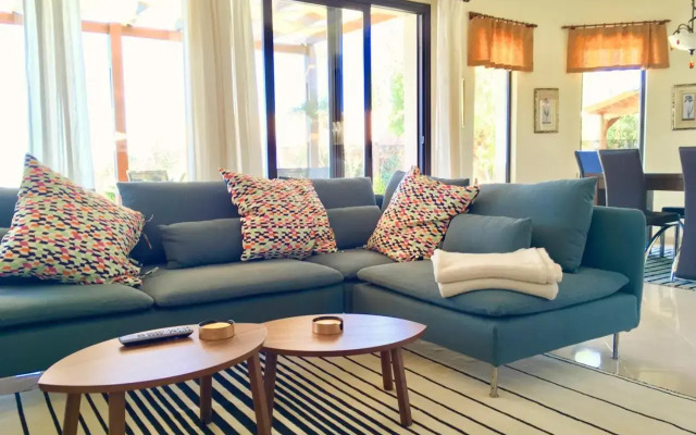 Villa Panorama - Stunning views in villa with hot tub, pool, garden