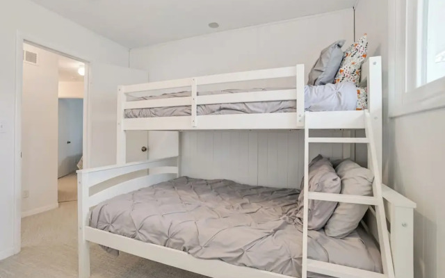 Close to 3 Ski Areas: Michigan Family Retreat!