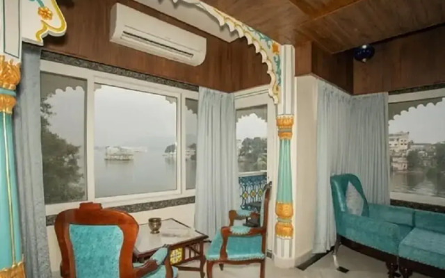 Jheel Hotel and Restaurent