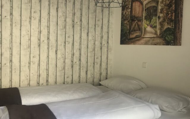 Saina Hotel