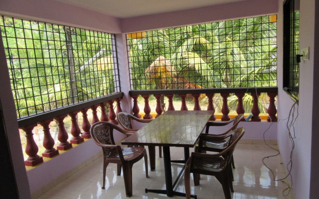 Mandrem Beach Guest House Goa