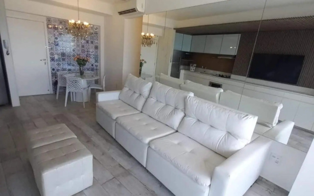 Condomínio de Luxo em Frente à Praia (novinho)