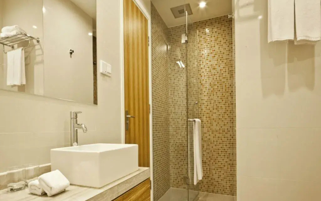 Suisse Place Li Gong Ti