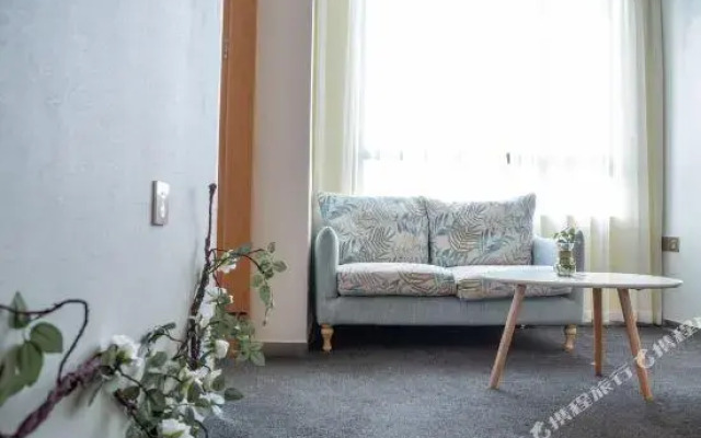 TheLouis PremierHotel