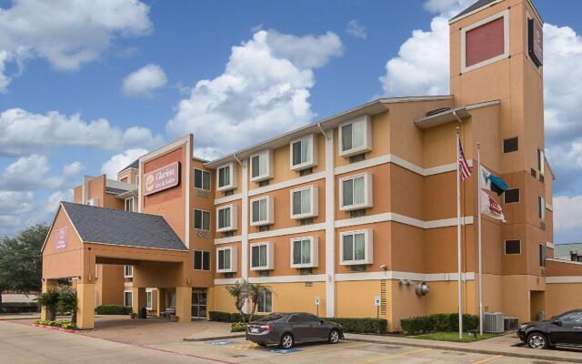 Quality Inn & Suites West Chase