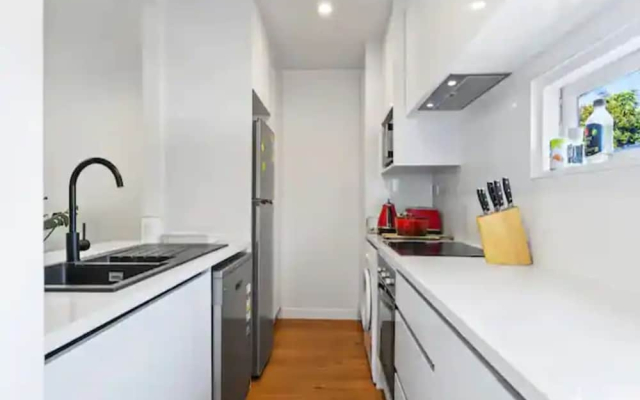 Lovely Ellerslie 2-Bedroom Unit