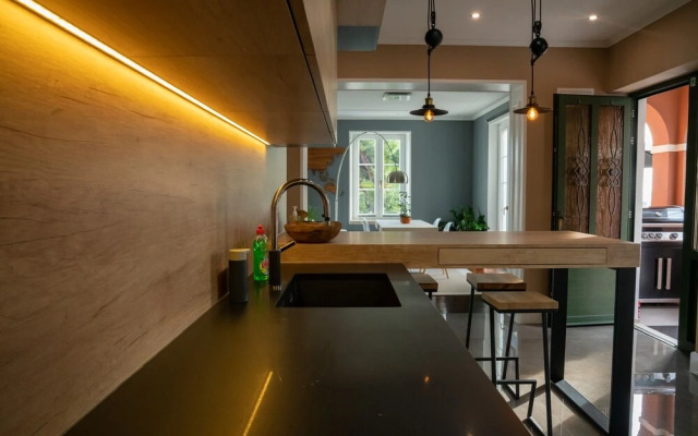 Luxury Apartment Eqanimity
