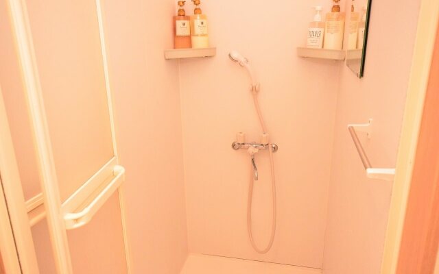 Colours - Hostel