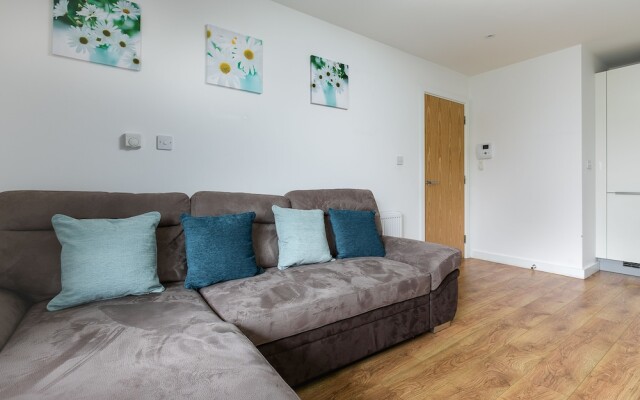 Skyvillion Tower Points - Tower Point Lovely apartment in Enfield London