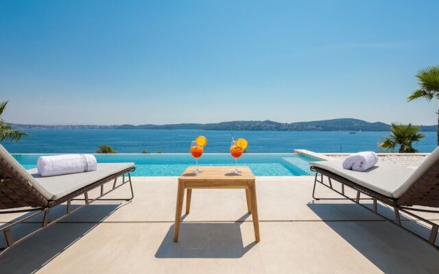 Ultraluxury Villa Elyzeum