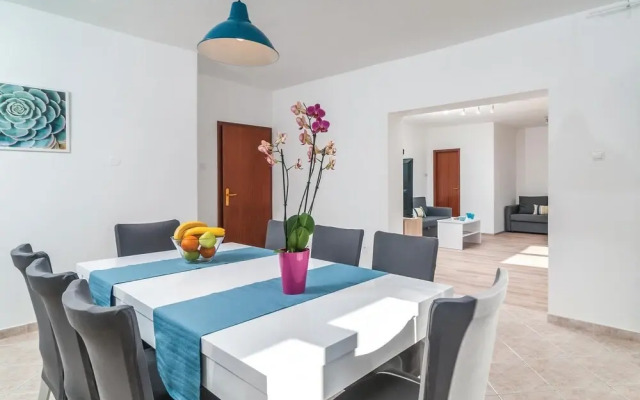 Awesome Home in Omis With Wifi and 6 Bedrooms