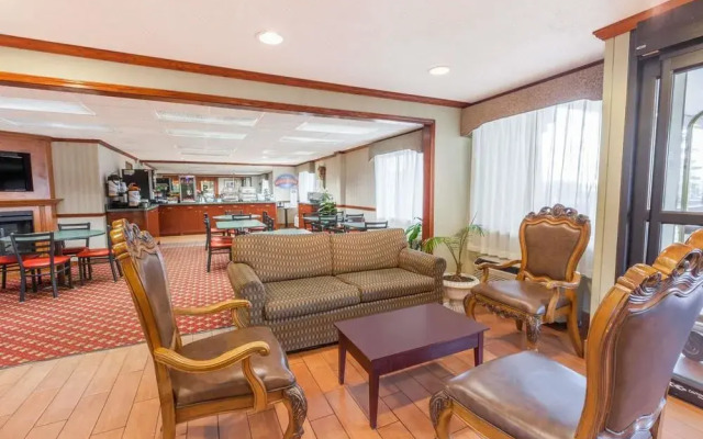 Baymont Inn & Suites Flint