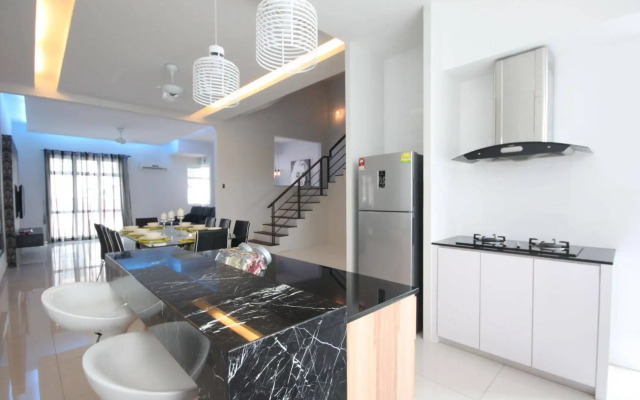 Shamrock Beach Villas Seaview 15