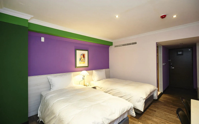 Lily Hotel