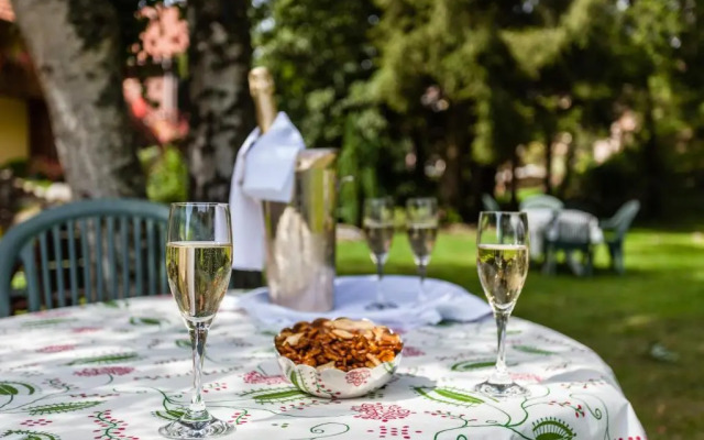 Hotel De La Poste - Logis De France