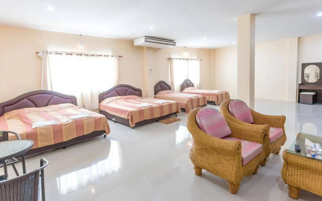 Phet Ngam Hotel