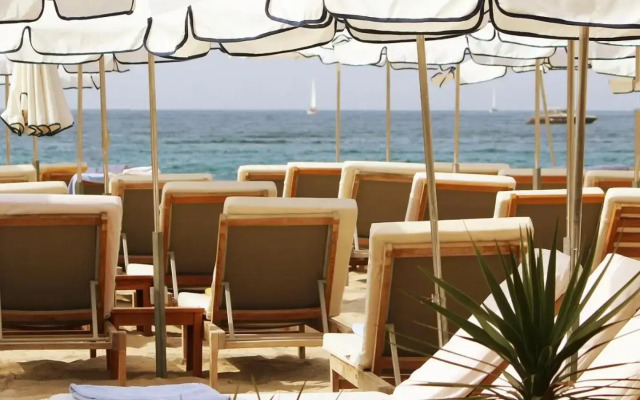 Five Seas by Inwood Hotels