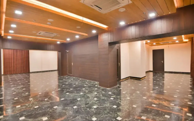 Capital O 38052 Hotel Bhopal Palace