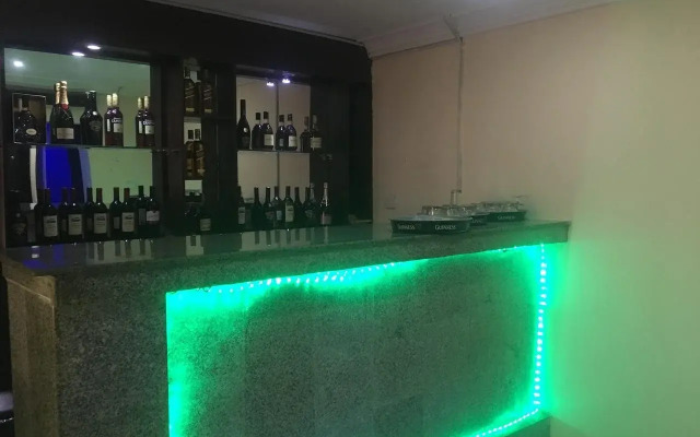 Mayors & Diplomat Suites Opebi