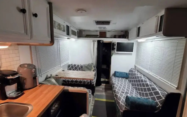 Camper Apt DE Sleeps 3