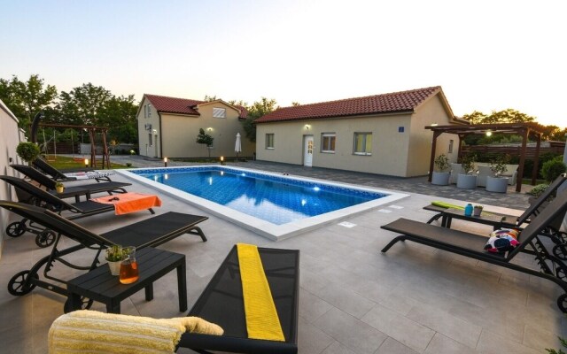 Gordana Mar - With Pool - A1