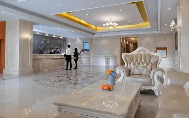 Vienna Hotel(Zhangzhou Jiaomei WanYi square store)