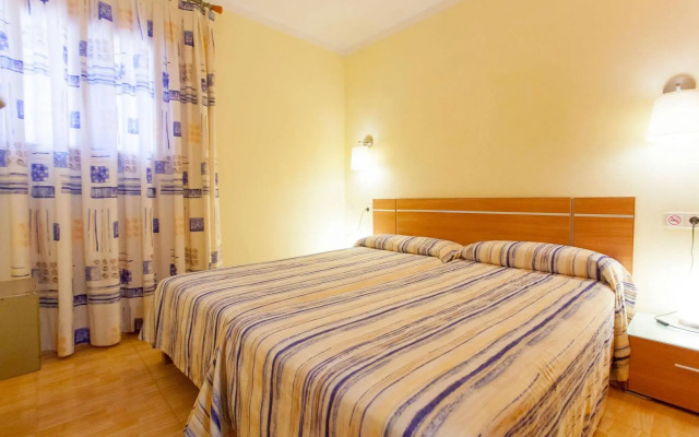 Ses Eufabietes Apartments & Restaurant